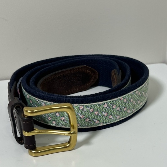 Vineyard Vines Belt Size 42 Lacrosse All Over Print Leather Tab Belt Preppy - Picture 2 of 12